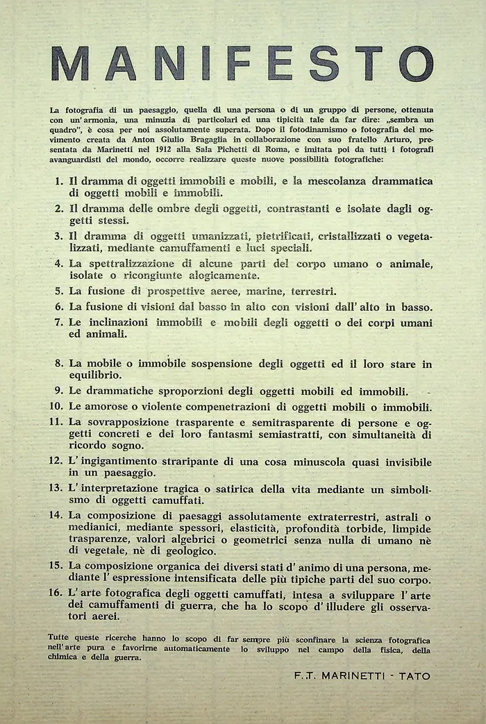 20600 manifesto fotografia futurista tiratura carta beige 01